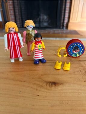 Playmobil Kids Clown and Figures Set - Red & Yellow